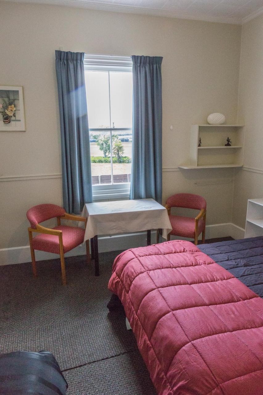 Post Office Hotel Foxton Екстер'єр фото